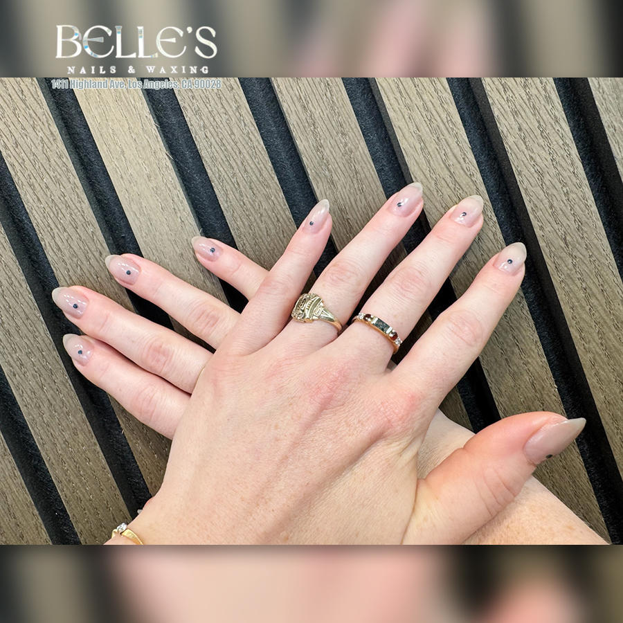 Glossy gel nails